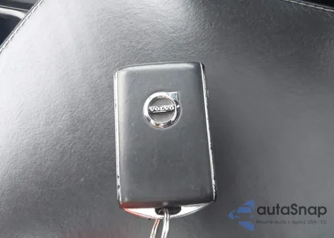 2016 Volvo Xc90 T6 Inscription z USA, uszkodzony, nr VIN YV4A22PL5G1092816